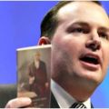 Mike Lee Reminds Us Who Greenlighted the Raid on Mar-a-Lago