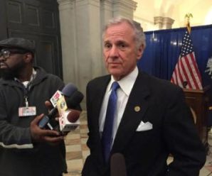 South Carolina Governor Signs New Gun Law in Ceremonial Bill Signing